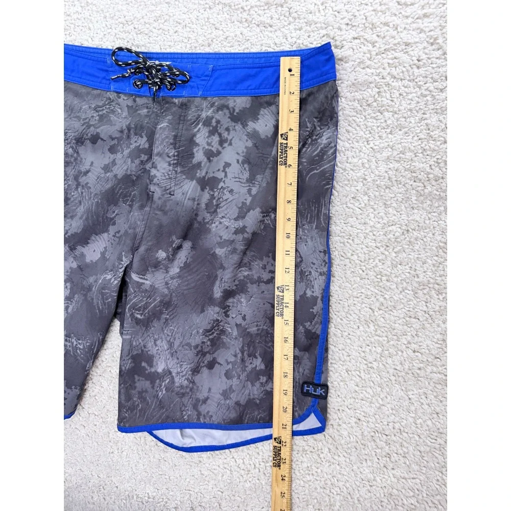Huk Board Shorts Men 40 Gray Blue Camo Excellent Performance Fishing Swim Trunks